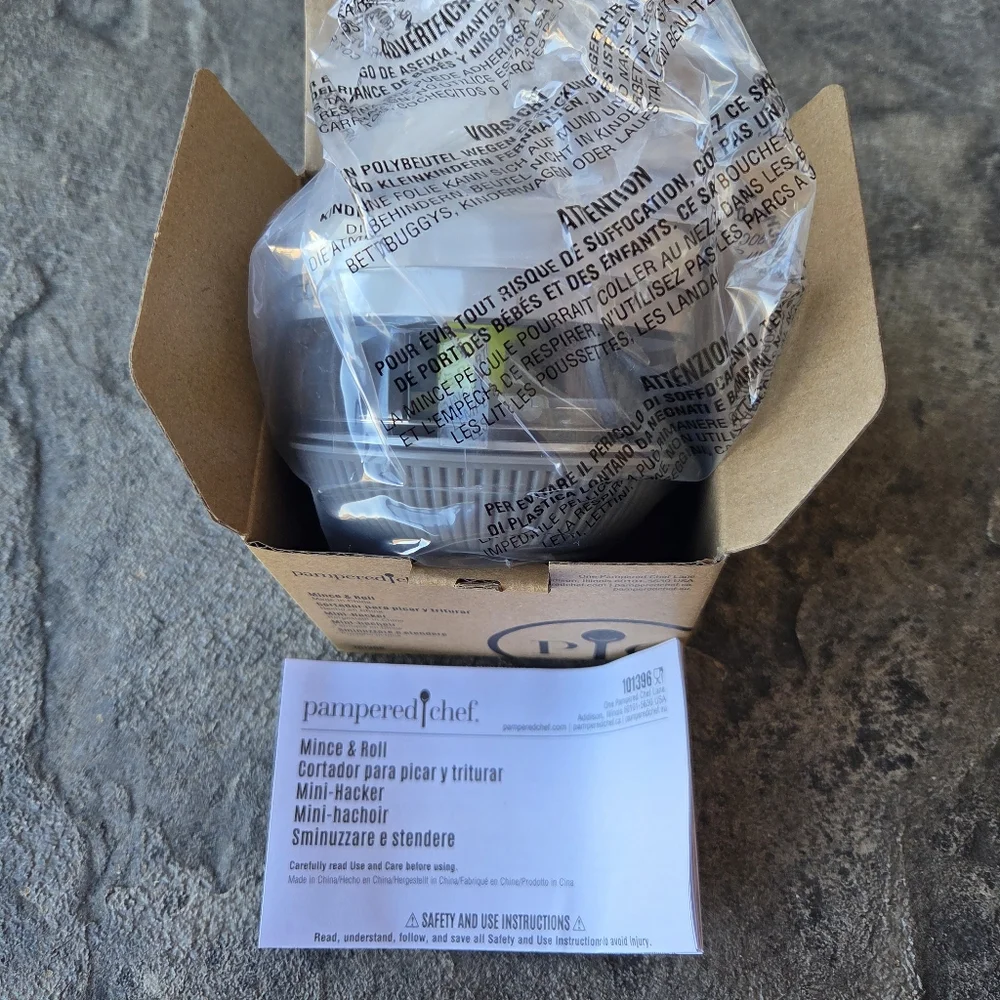 Pampered Chef Mince & Roll NEW in Box 101396